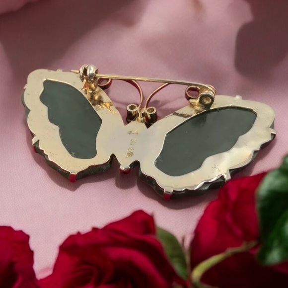 Carved Nephrite Butterfly Brooch Pin, Gold Vermeil Over Sterling, Makers Mark - Picture 2 of 8